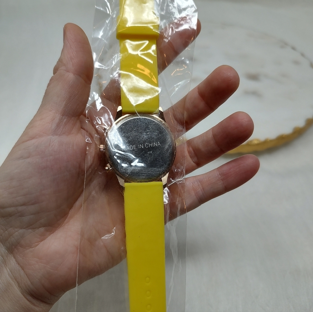 New Bright Yellow Women's Silicone Watch - Picture 2 of 4